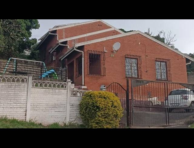 4 BEDROOM HOUSE FOR SALE IN KHARWASTAN